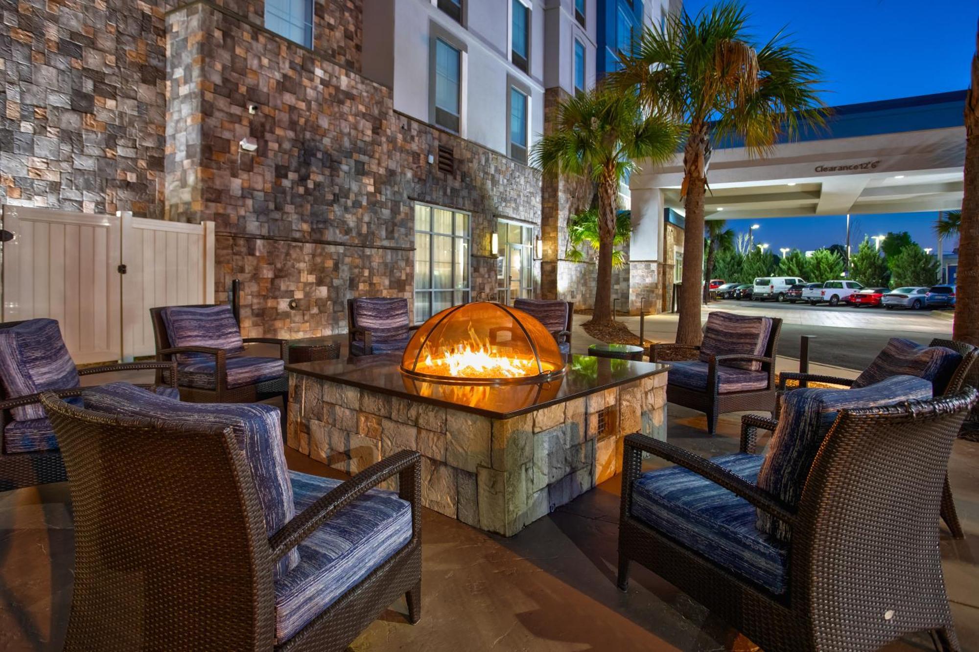 Hampton Inn & Suites Columbia/Southeast-Fort Jackson Exteriör bild